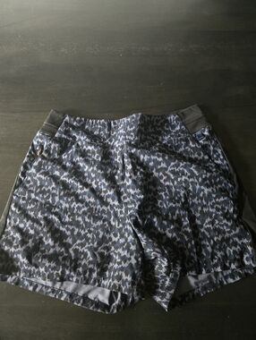 Athleta Size 8 Printed Brooklyn Short